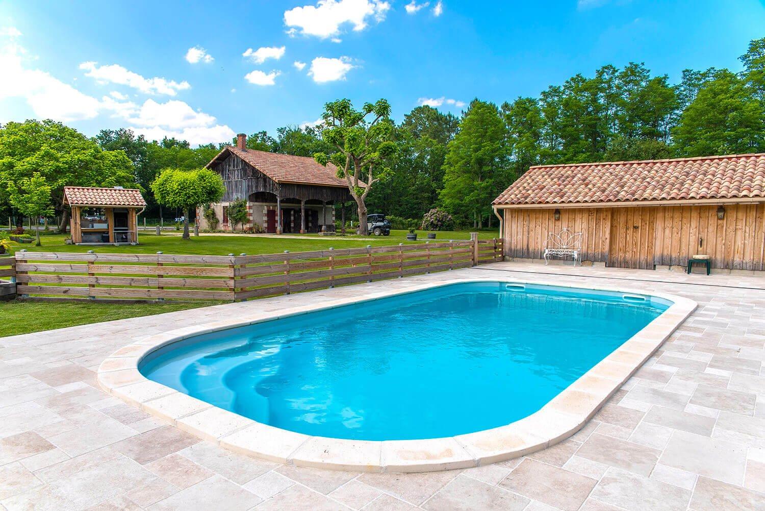 piscine fond incliné près de Arcachon — free download